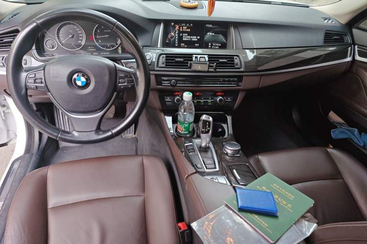 Used BMW 5 Series 2014 525Li Luxury Design Package Center Console