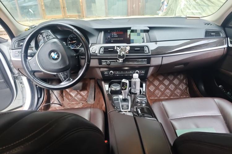 Used BMW 5 Series 2014 525Li Luxury Design Package Center Console