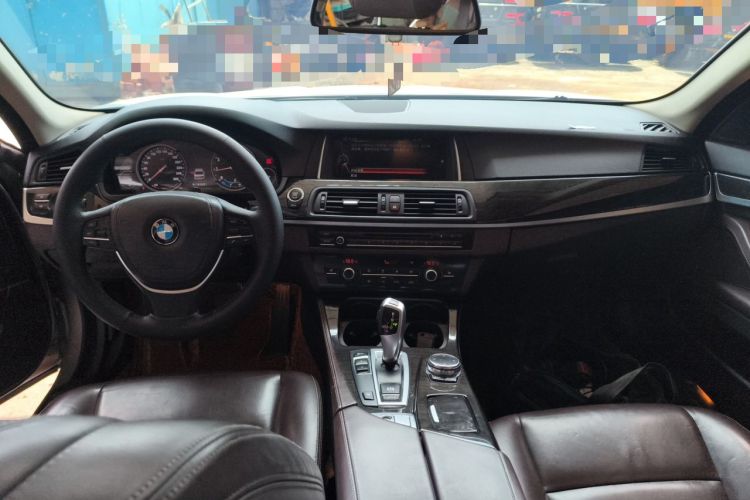 Used BMW 5 Series 2014 525Li Luxury Design Package Center Console