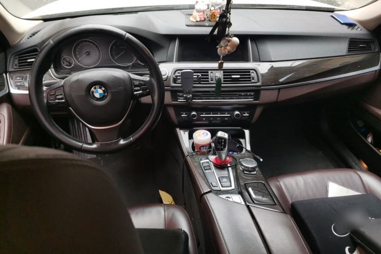 Used BMW 5 Series 2014 525Li Luxury Design Package Center Console