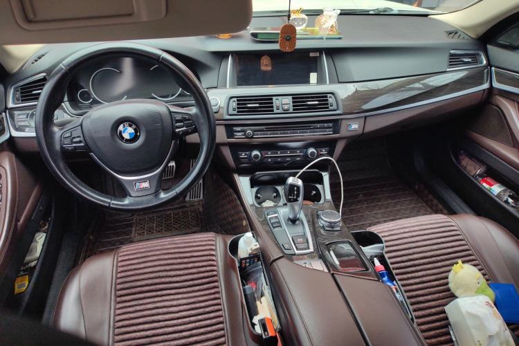 Used BMW 5 Series 2014 525Li Luxury Design Package Center Console