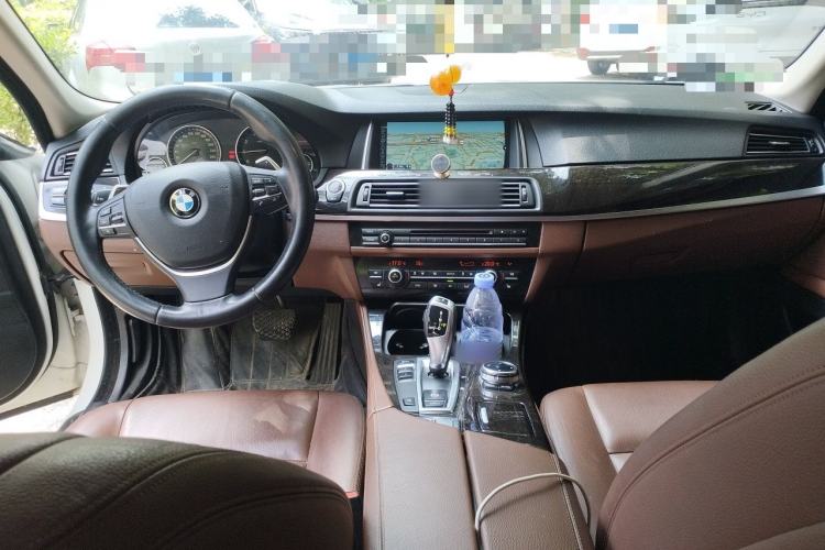 Used BMW 5 Series 2014 535Li Leading Model Center Console