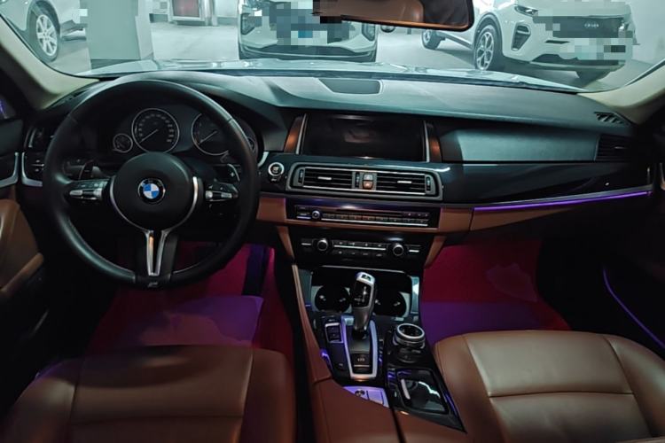 Used BMW 5 Series 2014 520Li Elegant Model Center Console