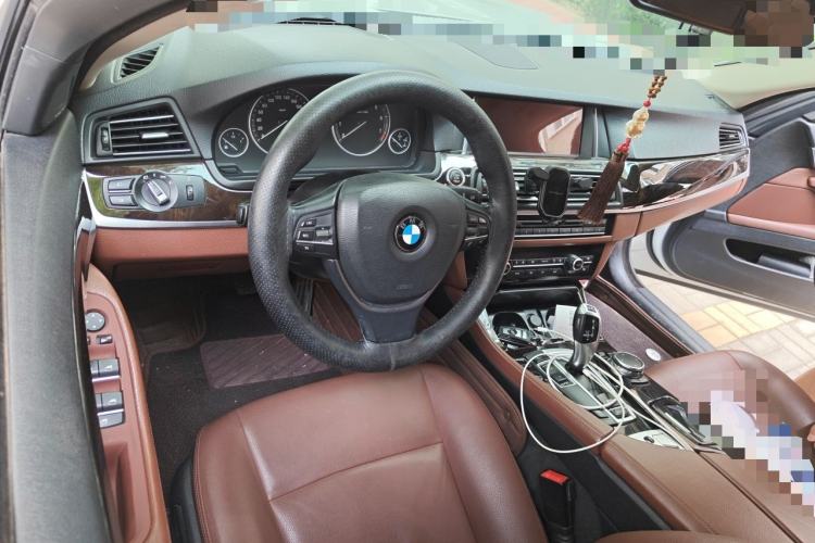 Used BMW 5 Series 2014 528Li Leading Model Center Console