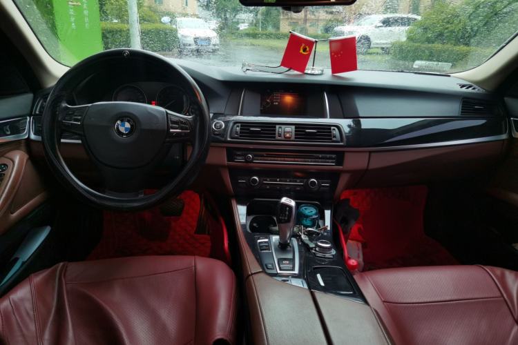 Used BMW 5 Series 2014 520Li Elegant Model Center Console