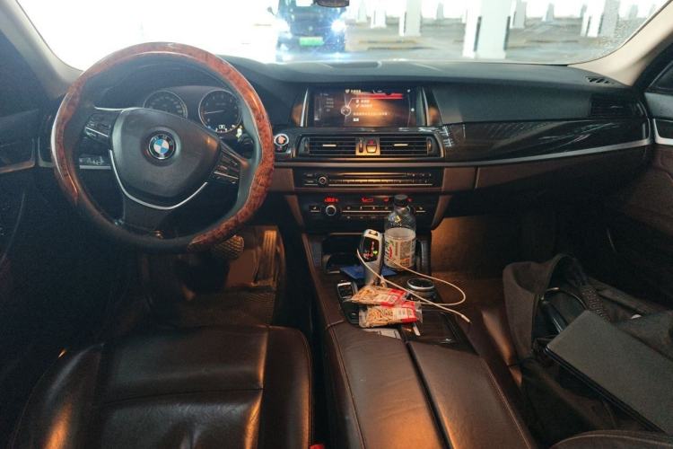 Used BMW 5 Series 2014 525Li Luxury Design Package Center Console