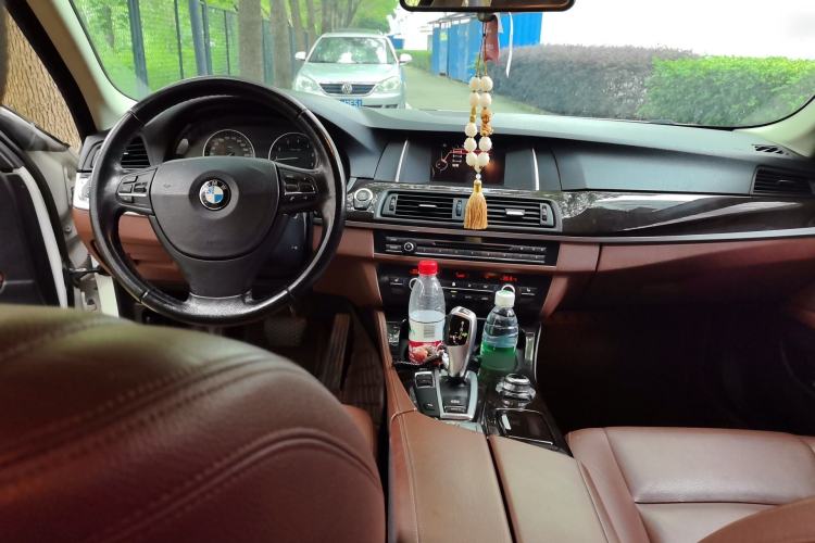 Used BMW 5 Series 2014 525Li Leading Model Center Console