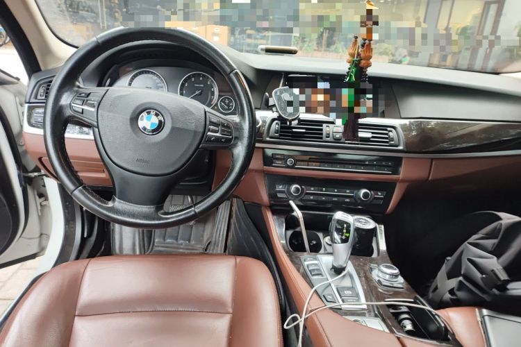Used BMW 5 Series 2014 525Li Leading Model Center Console