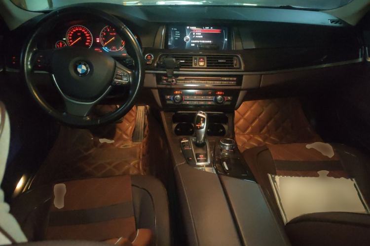 Used BMW 5 Series 2014 525Li Luxury Design Package Center Console