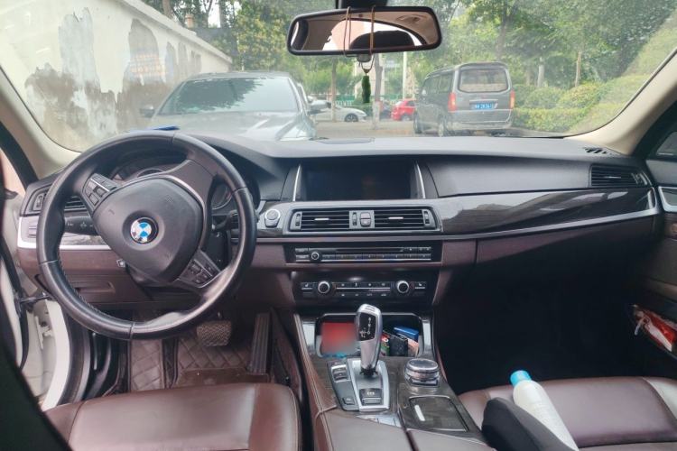 Used BMW 5 Series 2014 525Li Luxury Design Package Center Console