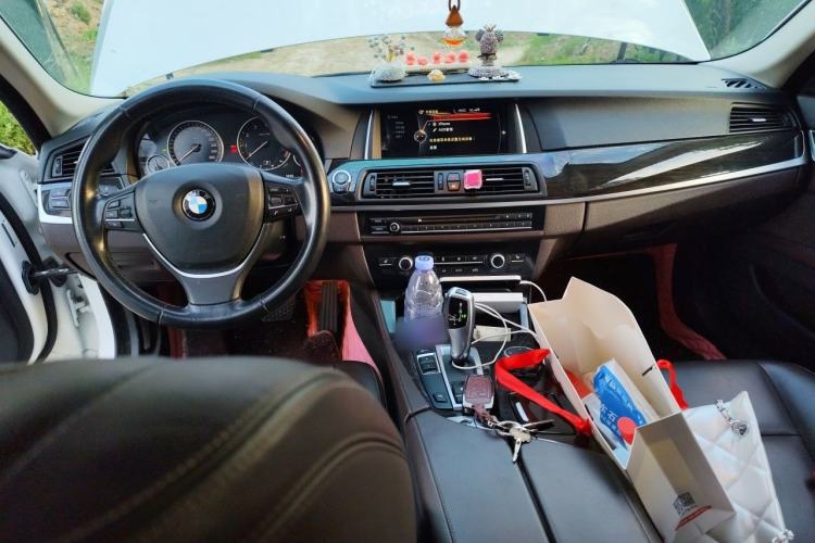 Used BMW 5 Series 2014 525Li Luxury Design Package Center Console