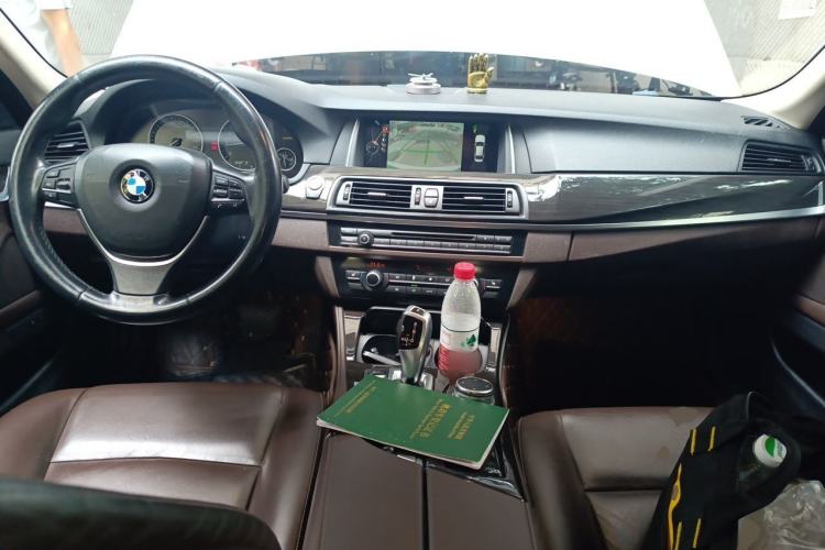 Used BMW 5 Series 2014 525Li Luxury Design Package Center Console