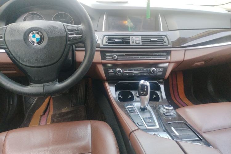 Used BMW 5 Series 2014 525Li Leading Model Center Console