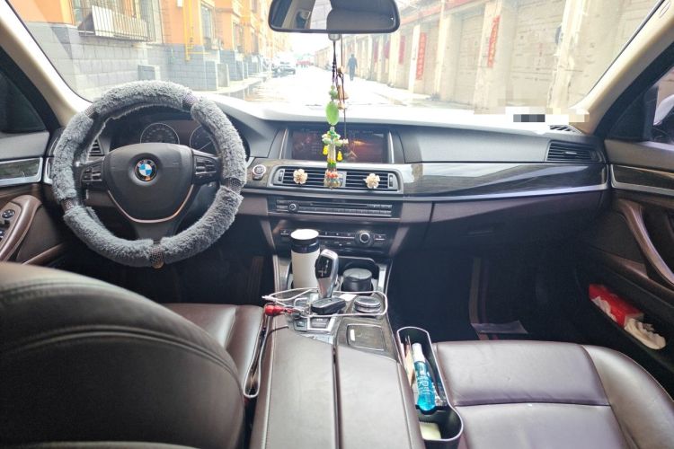 Used BMW 5 Series 2014 525Li Luxury Design Package Center Console