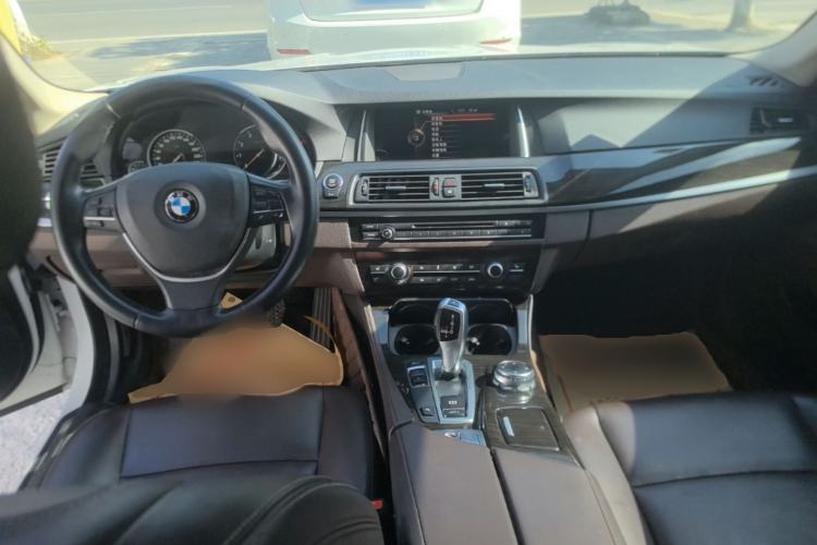 Used BMW 5 Series 2014 525Li Luxury Design Package Center Console