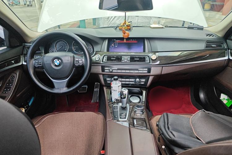 Used BMW 5 Series 2014 528Li Luxury Design Package Center Console