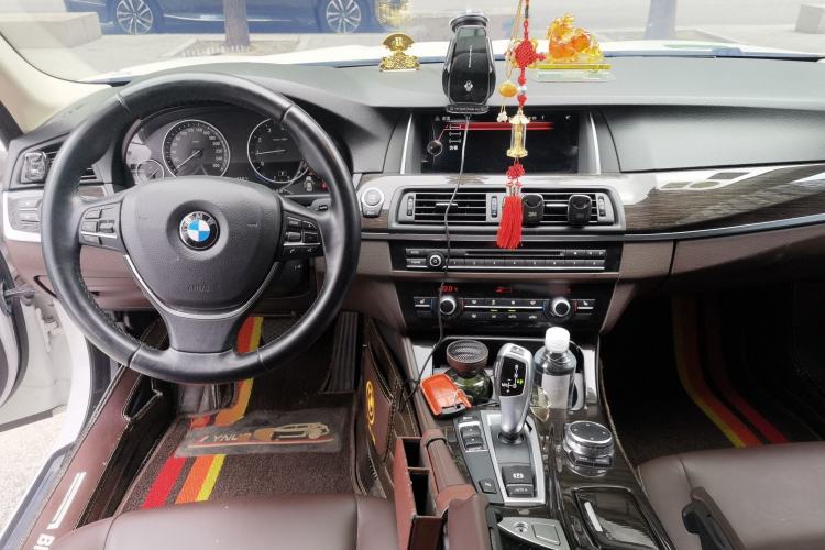 Used BMW 5 Series 2014 525Li Luxury Design Package Center Console