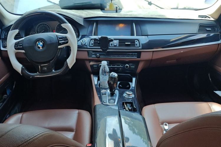 Used BMW 5 Series 2014 520Li Elegant Model Center Console