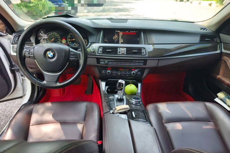 Used BMW 5 Series 2014 525Li Luxury Design Package Center Console