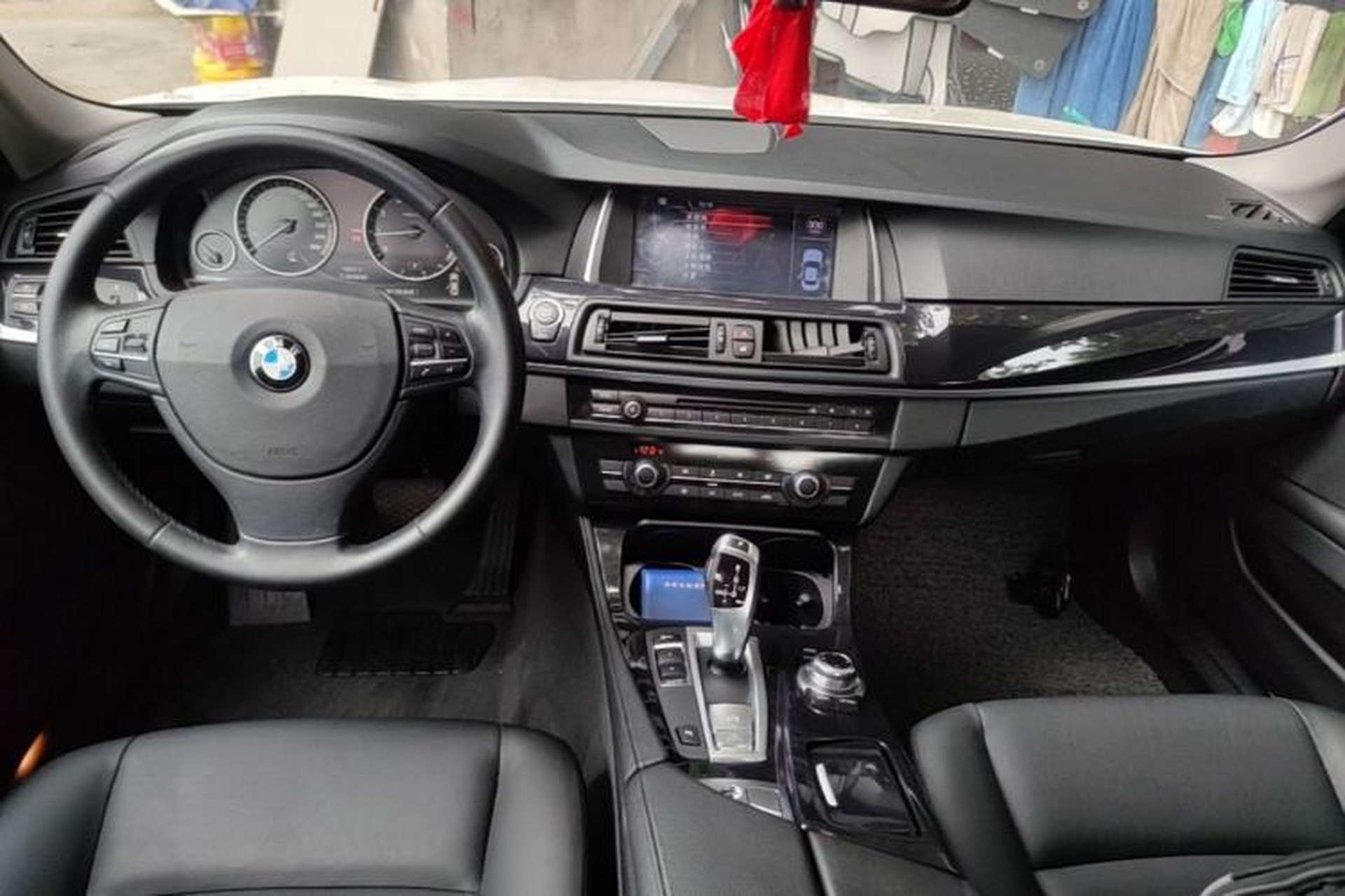 Used BMW 5 Series 2014 520i Elegant Edition Center Console