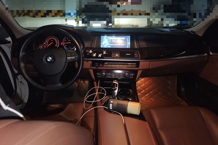 Used BMW 5 Series 2014 525Li Leading Model Center Console