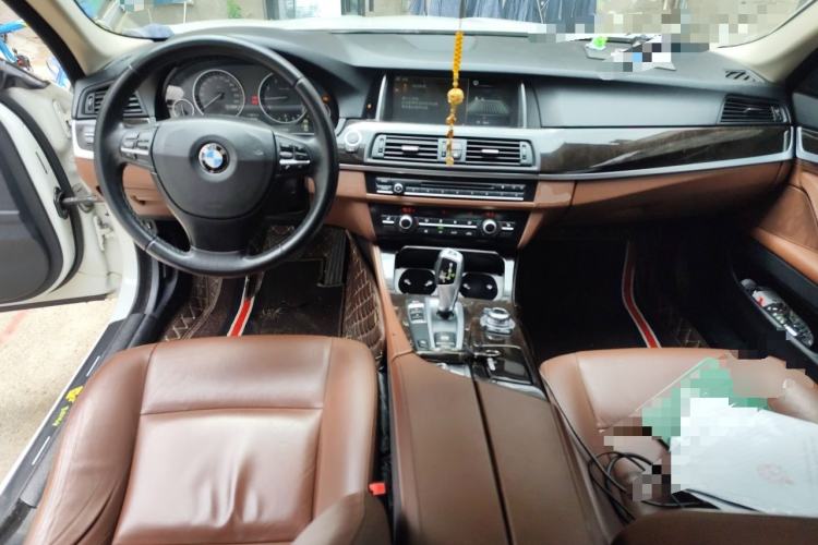 Used BMW 5 Series 2014 525Li Leading Model Center Console