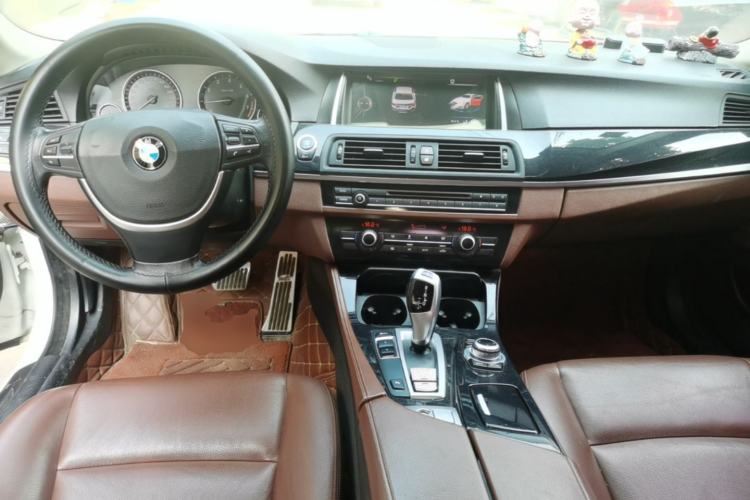 Used BMW 5 Series 2014 520Li Elegant Model Center Console