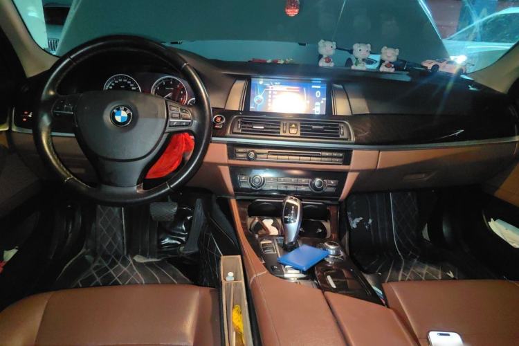 Used BMW 5 Series 2014 525Li Leading Model Center Console