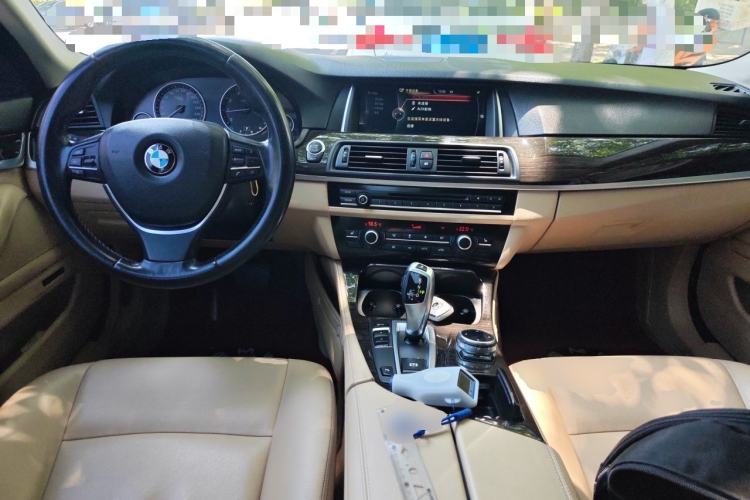 Used BMW 5 Series 2014 525Li Luxury Design Package Center Console