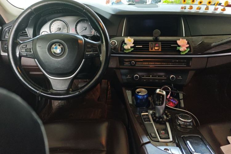 Used BMW 5 Series 2014 525Li Luxury Design Package Center Console