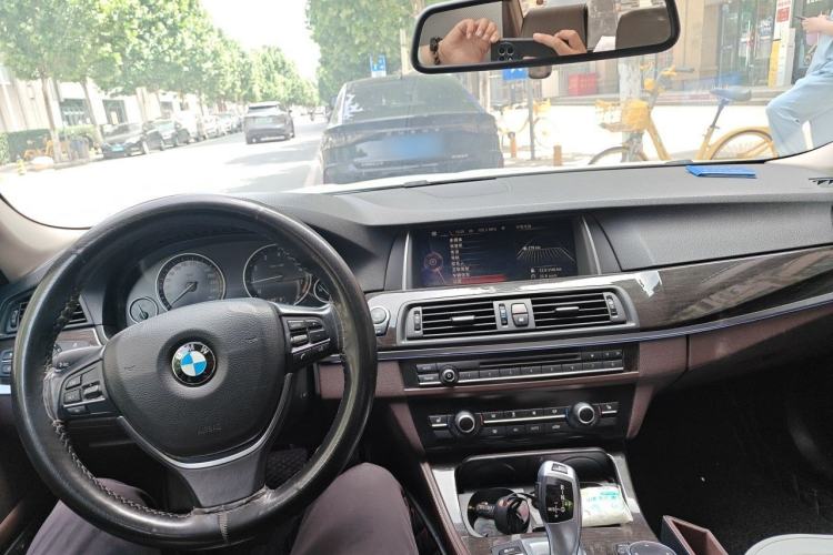 Used BMW 5 Series 2014 525Li Luxury Design Package Center Console