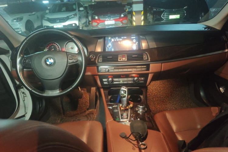 Used BMW 5 Series 2014 525Li Leading Model Center Console