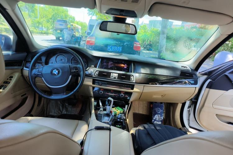 Used BMW 5 Series 2014 525Li Fashion Design Package Center Console