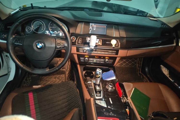 Used BMW 5 Series 2014 520Li Elegant Model Center Console