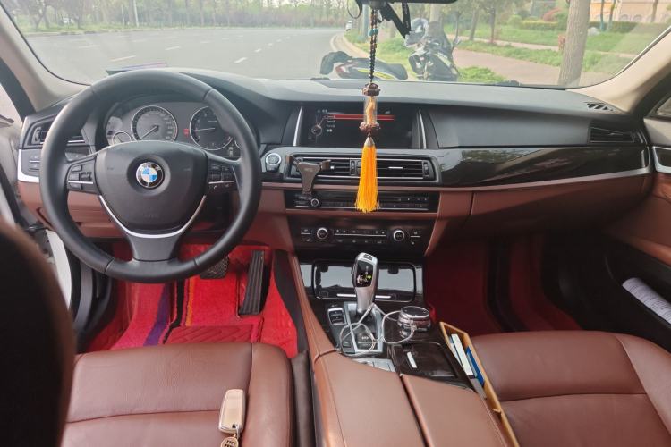 Used BMW 5 Series 2014 528Li Leading Model Center Console