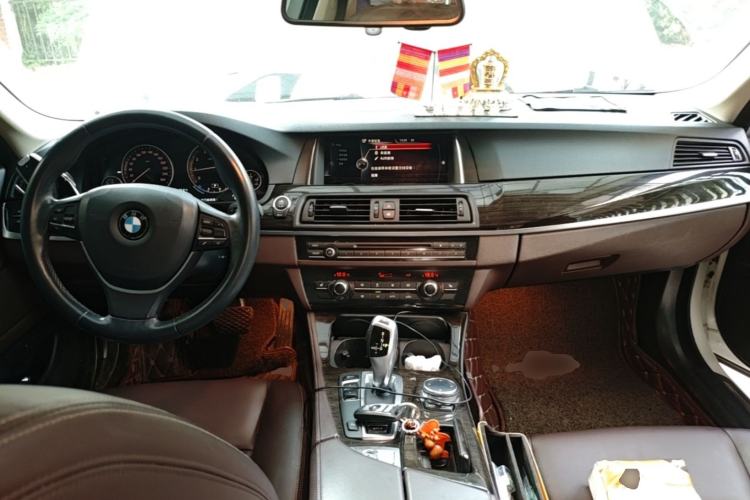 Used BMW 5 Series 2014 525Li Luxury Design Package Center Console