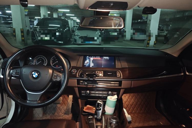 Used BMW 5 Series 2014 525Li Luxury Design Package Center Console