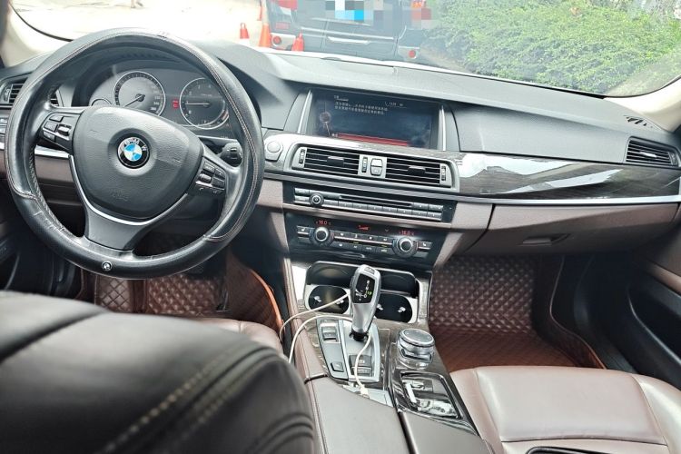 Used BMW 5 Series 2014 525Li Luxury Design Package Center Console