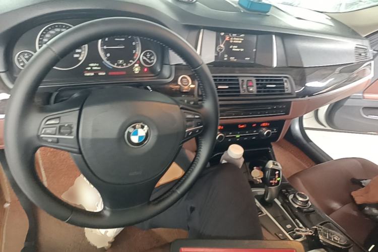 Used BMW 5 Series 2014 525Li Leading Model Center Console