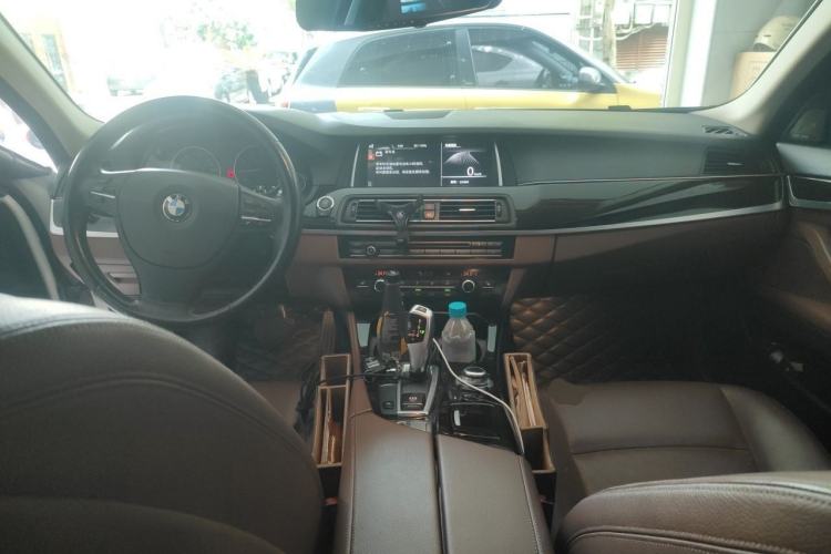 Used BMW 5 Series 2014 525Li Leading Model Center Console
