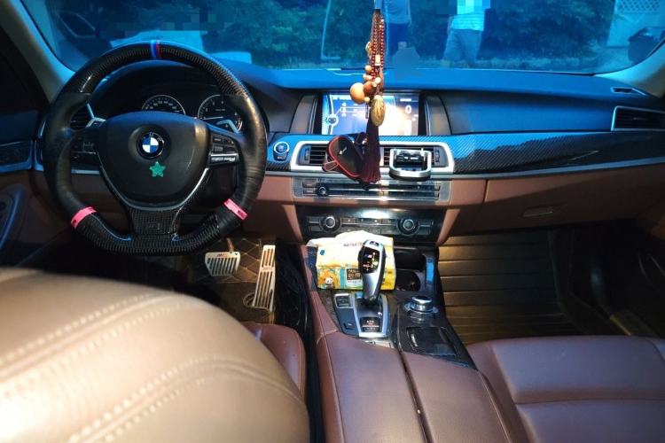 Used BMW 5 Series 2014 520Li Elegant Model Center Console
