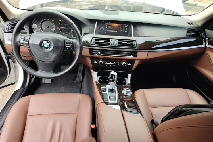 Used BMW 5 Series 2014 525Li Leading Model Center Console