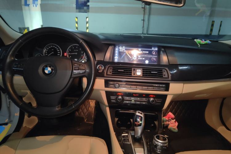 Used BMW 5 Series 2014 520Li Elegant Model Center Console