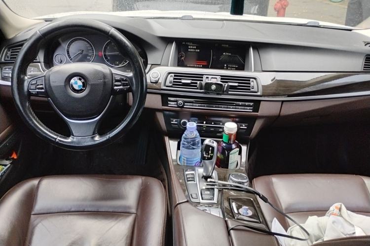 Used BMW 5 Series 2014 525Li Luxury Design Package Center Console