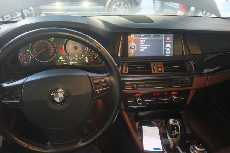 Used BMW 5 Series 2014 520i Elegant Edition Center Console