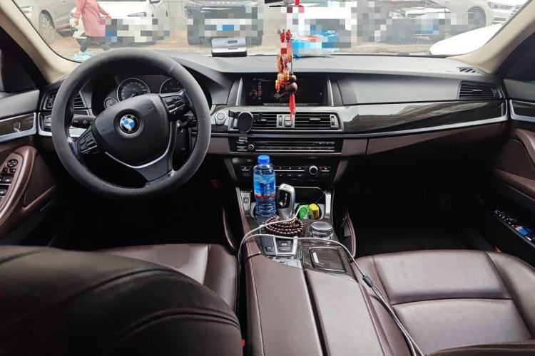 Used BMW 5 Series 2014 525Li Luxury Design Package Center Console