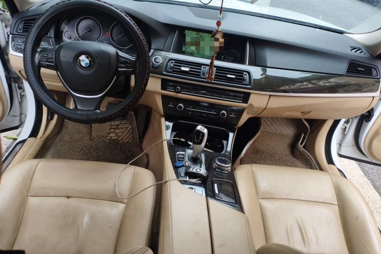 Used BMW 5 Series 2014 525Li Luxury Design Package Center Console