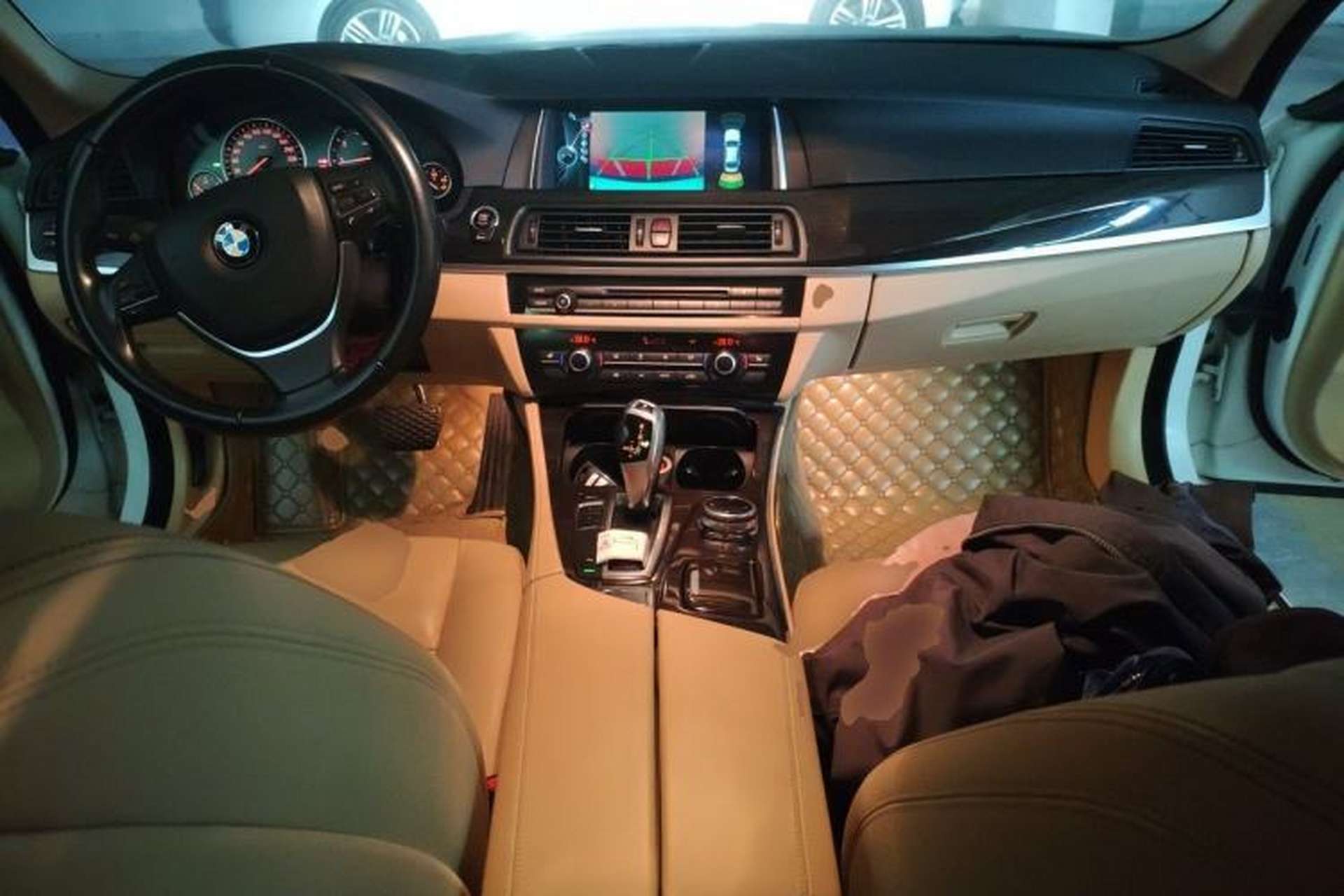 Used BMW 5 Series 2014 525Li Luxury Design Package Center Console