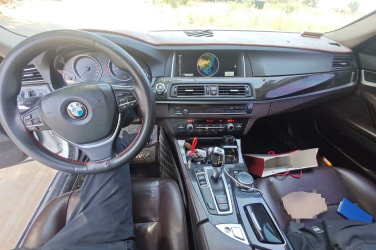 Used BMW 5 Series 2014 525Li Luxury Design Package Center Console