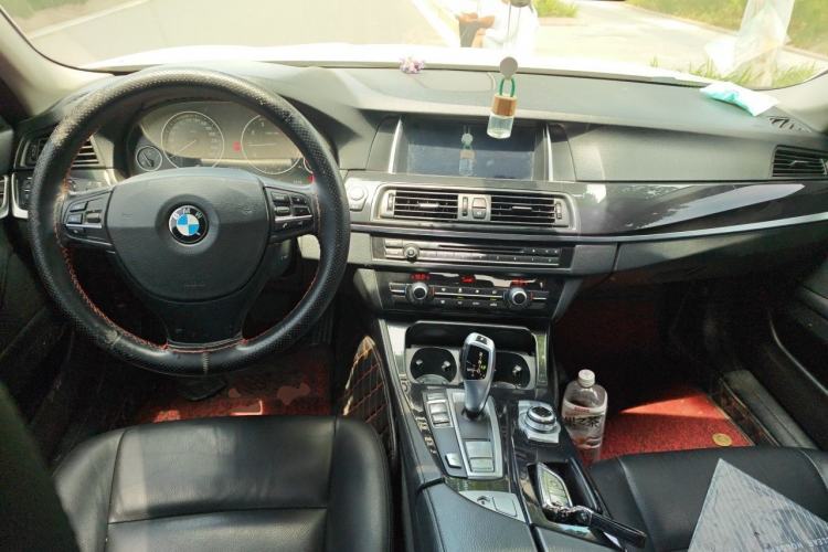 Used BMW 5 Series 2014 520Li Elegant Model Center Console